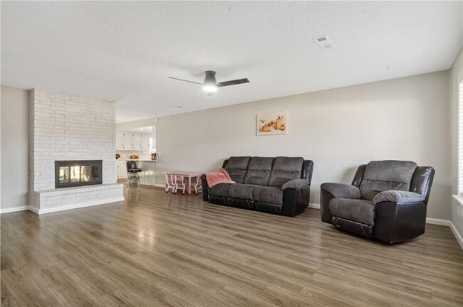 Photo - 1306 N Silent Grove Rd