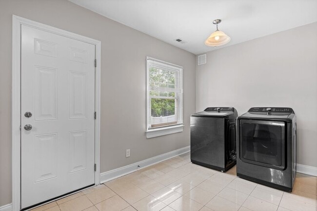 Photo - 2805 McCombs St