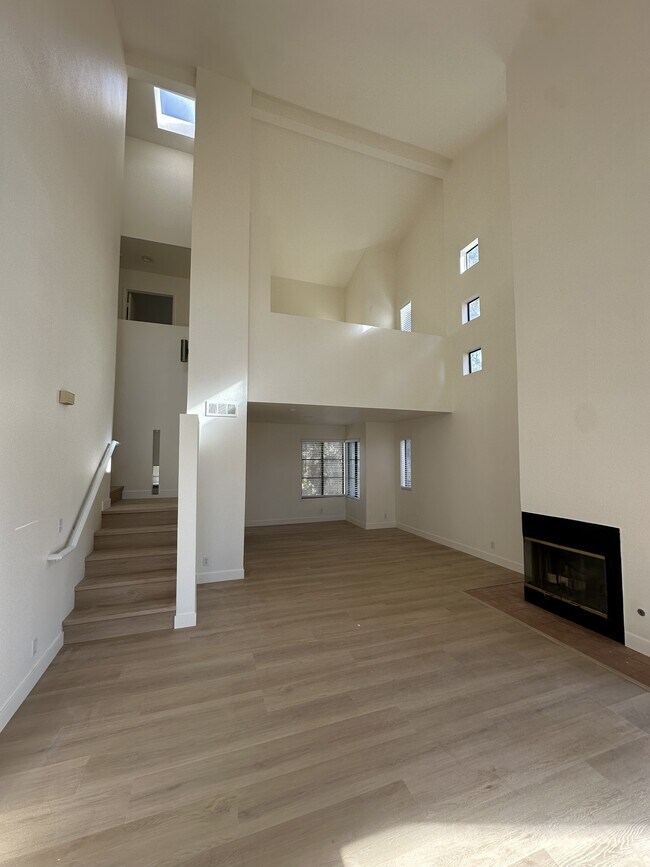 Photo - 2336 Walmar Ln