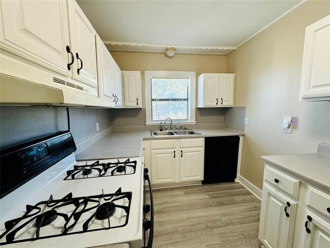 206 S Elm St
