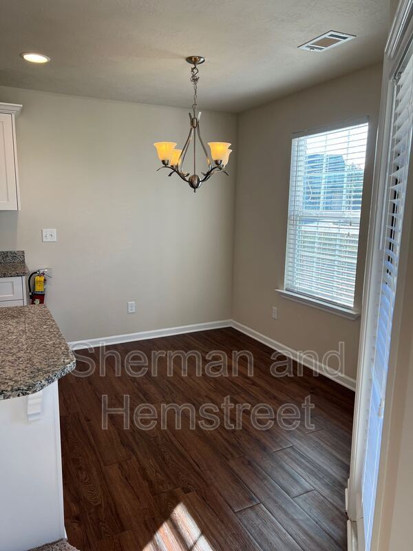 Photo - 608 Joiner Cir