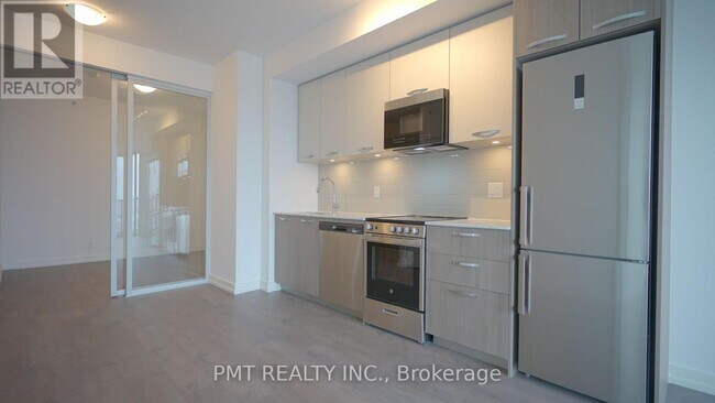 Photo - 75 James St S Unit 3101