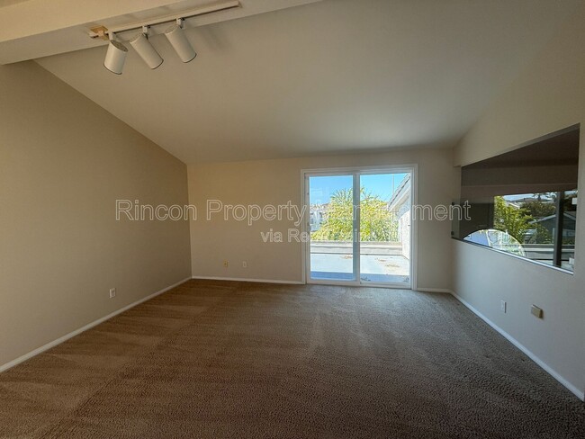 Photo - 2462 Pierpont Blvd