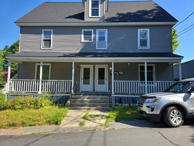 Building Photo - 147 Laurel St