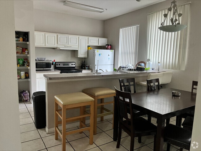 Building Photo - 5028 Sunridge Palms Dr Unit N/A Rental