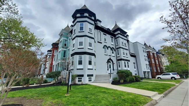 Building Photo - 2917 13th St NW Rental
