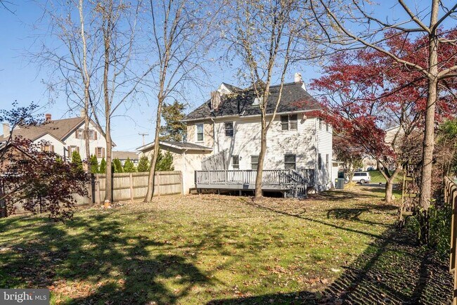 Photo - 338 Poplar Ave