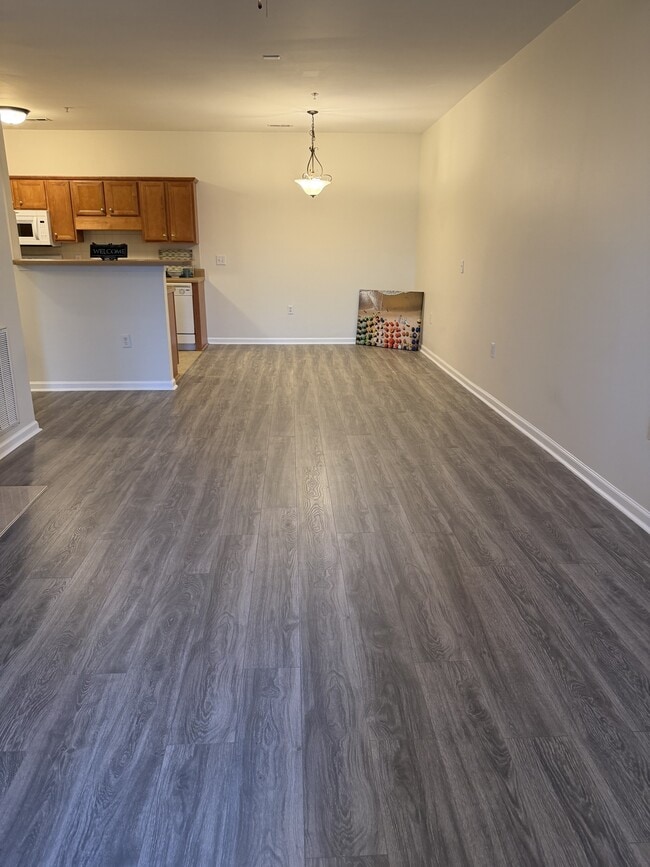 Photo - 635 Marshtree Ln