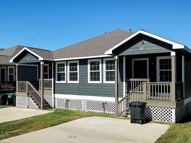 Photo - 5905 Woodview Dr