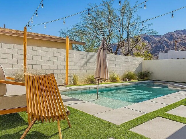 Building Photo - 53460 Avenida Diaz