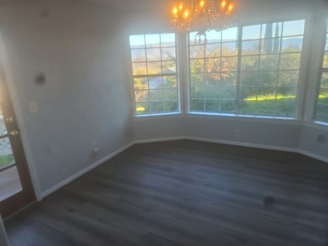 Photo - 520 Margot Ln