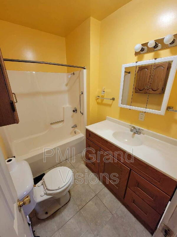 Building Photo - 1436 W Macon St Rental