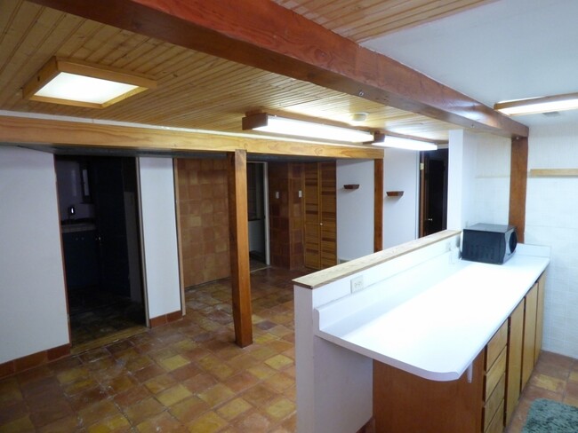 Prime Location 2 Bd 1 Bath with Garage - Prime Location 2 Bd 1 Bath with Garage Casa