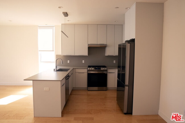 Photo - 4826 Franklin Ave Unit 5