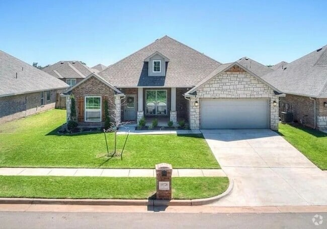 Building Photo - Spacious 4BR House in WELL DESIRED COMMUNITY