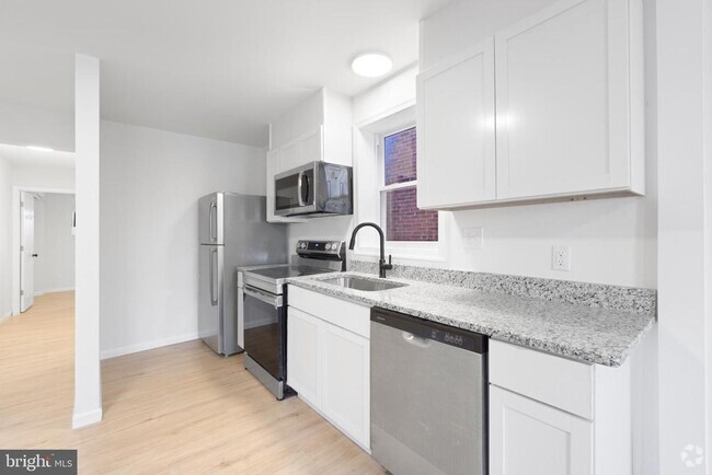 Building Photo - 26 N Mulberry St Unit 2R Rental