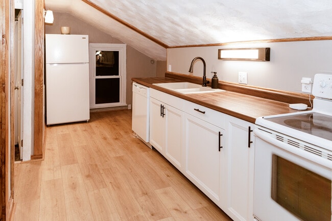 Brand new kitchen! - 327 S Adams St Unit B