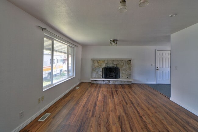 Photo - 967 W Duplex Unidad 969