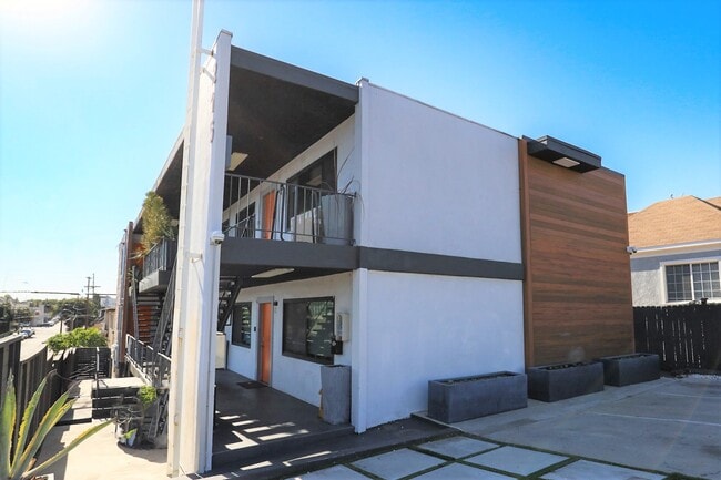 Photo - 215 N. Fickett St. Unit 5