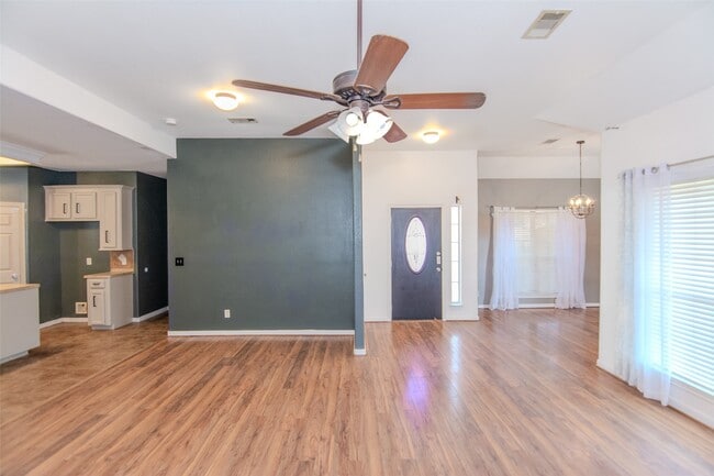 Photo - 13570 Miller Ln