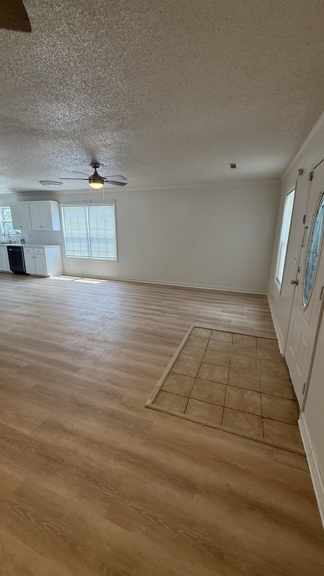 Photo - 509 E Spring St