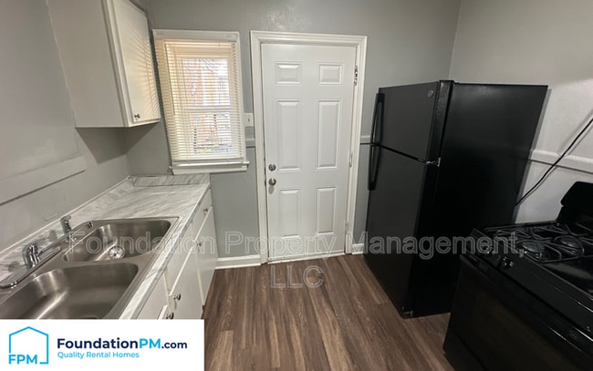 Photo - 3088 Beaumont Ave