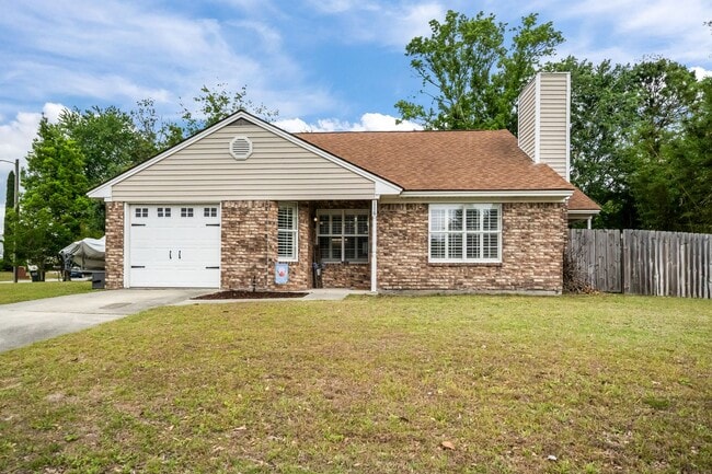 Building Photo - Whitemarsh Island Gem - Charming 3-Bedroom Home on a Corner Lot in Battery Point