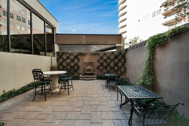 Photo - 3525 Sage Rd Unit 1503