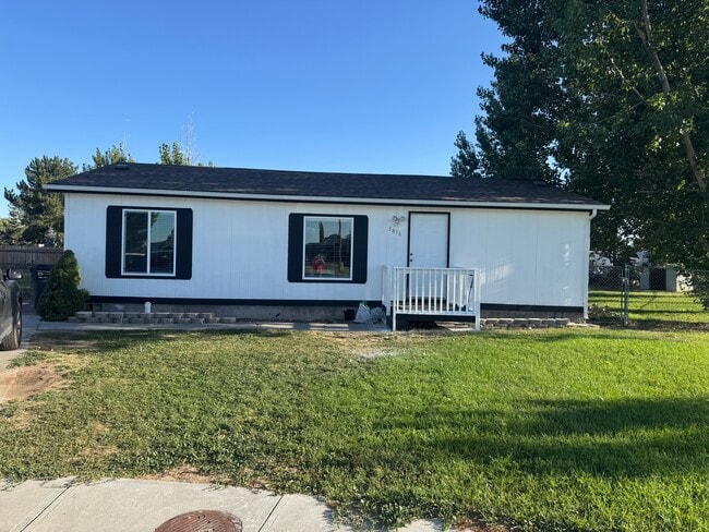 Building Photo - 3816 Greenwillow Ln