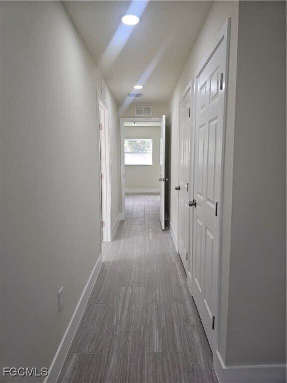 Building Photo - 876 Apartment St