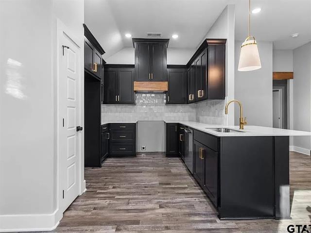 Photo - 1204 Poplar St