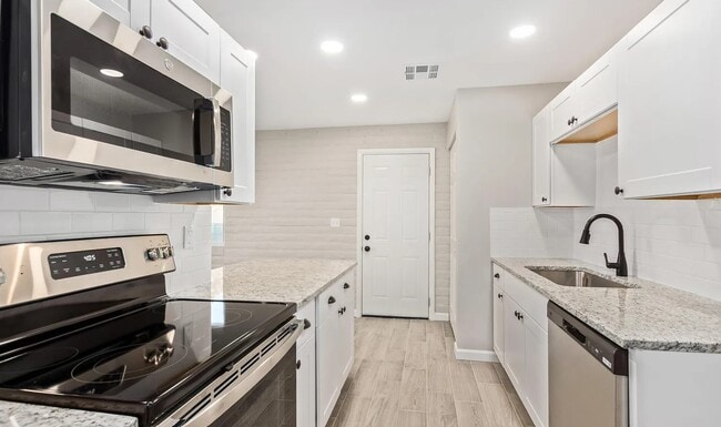 Photo - 326 E Linden St