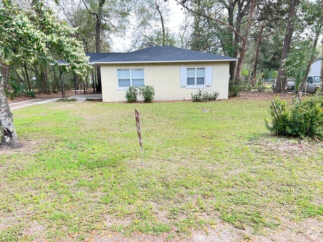 Building Photo - Cottage Home in Seminole Manor