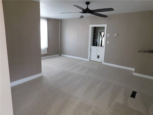 Photo - 321 N Main St