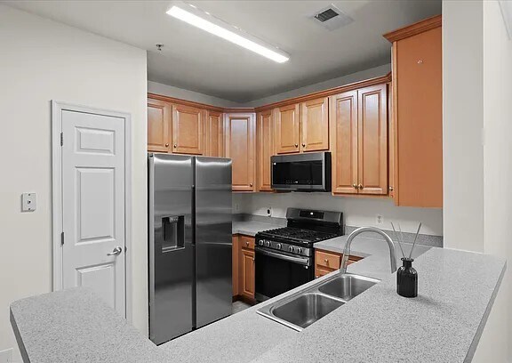 Photo - 3820 Lightfoot St Unit 214