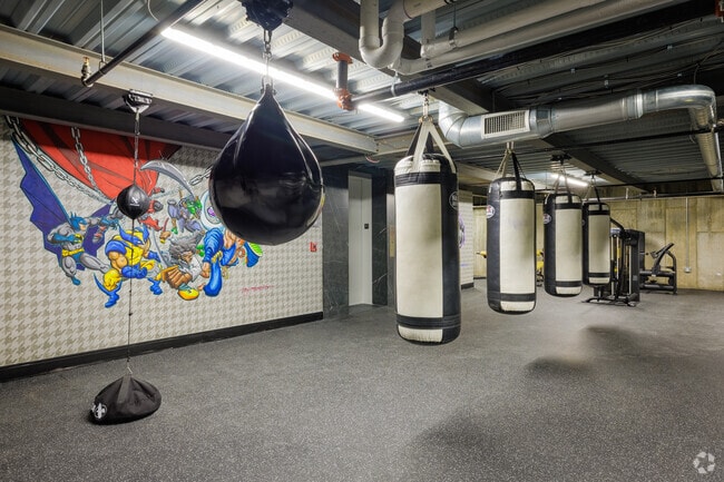 Gimnasio - 215 Newark Pompton Tpke