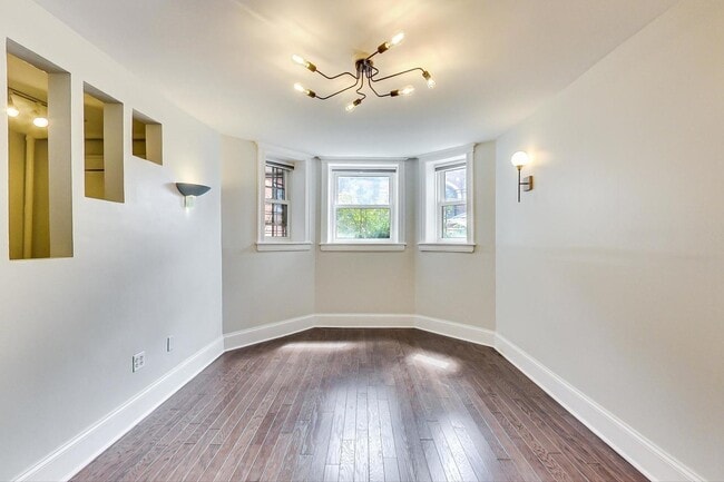 Photo - 2340 W Augusta Blvd Unit G