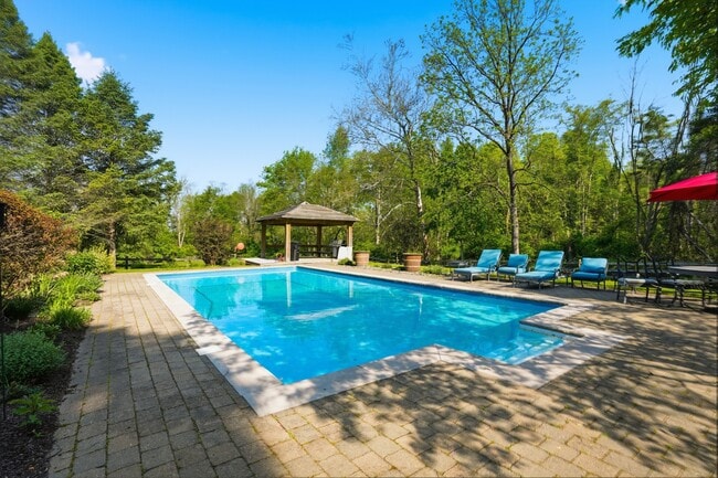 101 Drake Rd