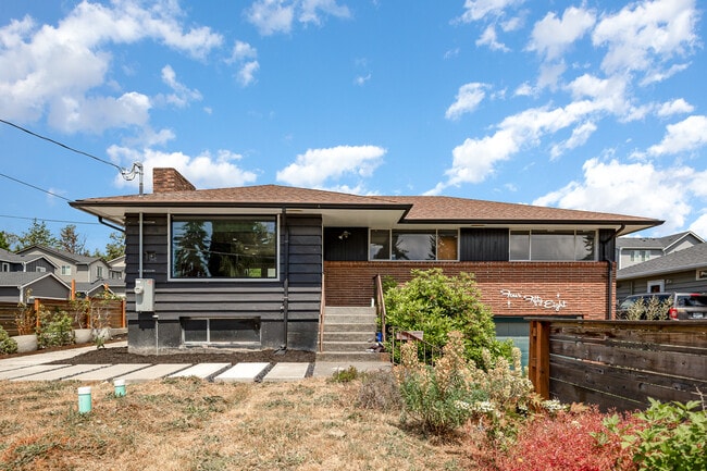 Photo - 458 SW 126th St House