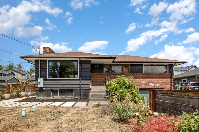 Building Photo - 458 SW 126th St Rental
