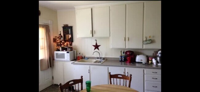 Photo - 9 Gowen St Apartment