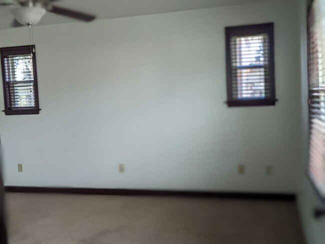 Master bedroom - 613 N Chestnut St Casa