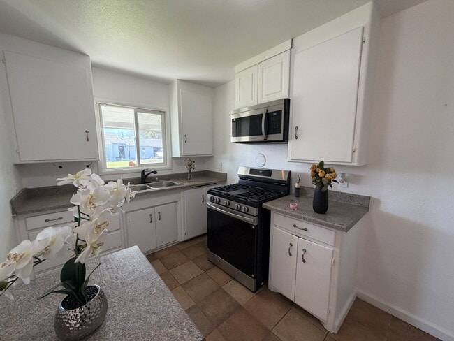 Photo - 1534 Melrose Ave