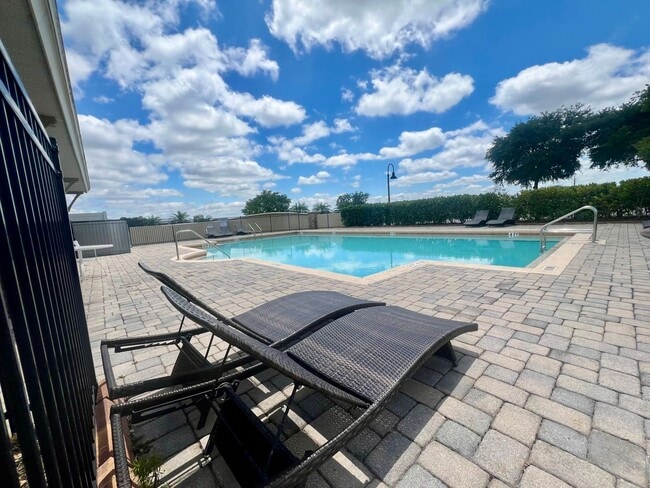 Photo - 1200 Pensacola Ct