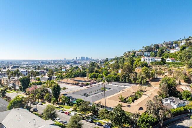 1625 Laurel