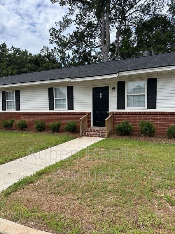 Building Photo - 453 Monetta St S E Rental