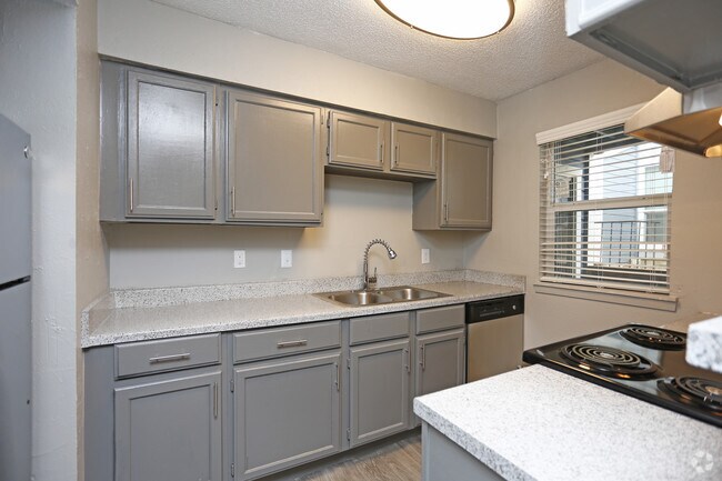2BR,2BA - 982SF - B2 - 1ST FLOOR - KITCHEN - Asher Park