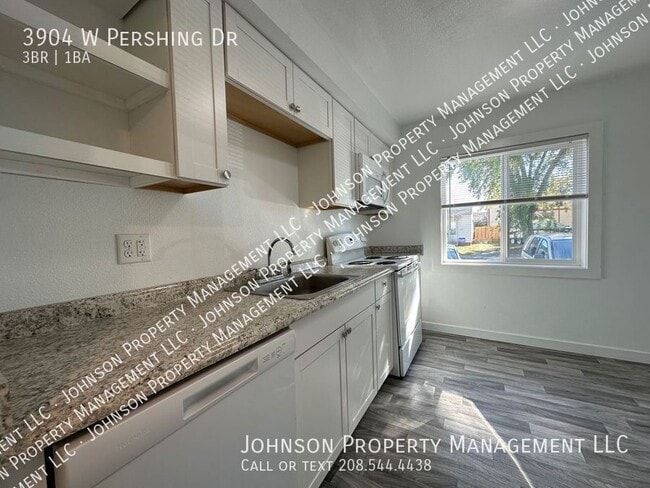 Photo - 3904 Pershing Dr