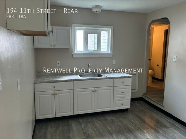Photo - 194 11th St Unit Rear