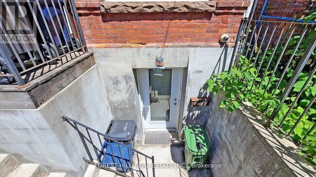 Photo - 41 Gladstone Ave